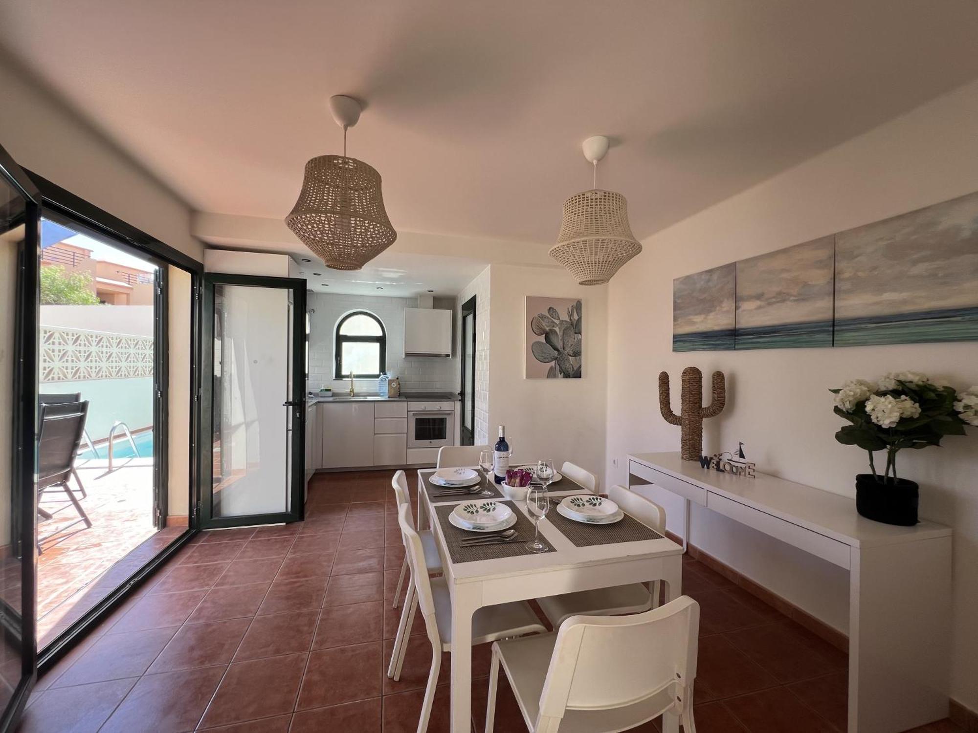 קורלחו Olympia House Lovely, Close To Town And Beaches With Private Pool & Fast Wifi מראה חיצוני תמונה